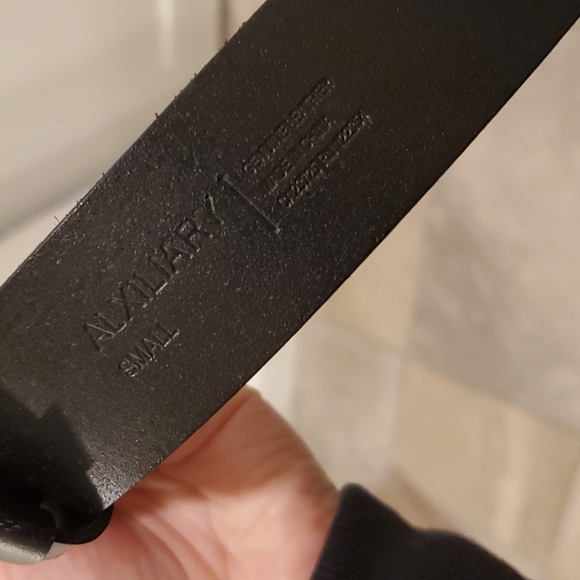 Auxiliary Belt size SMALL - Picture 5 of 6